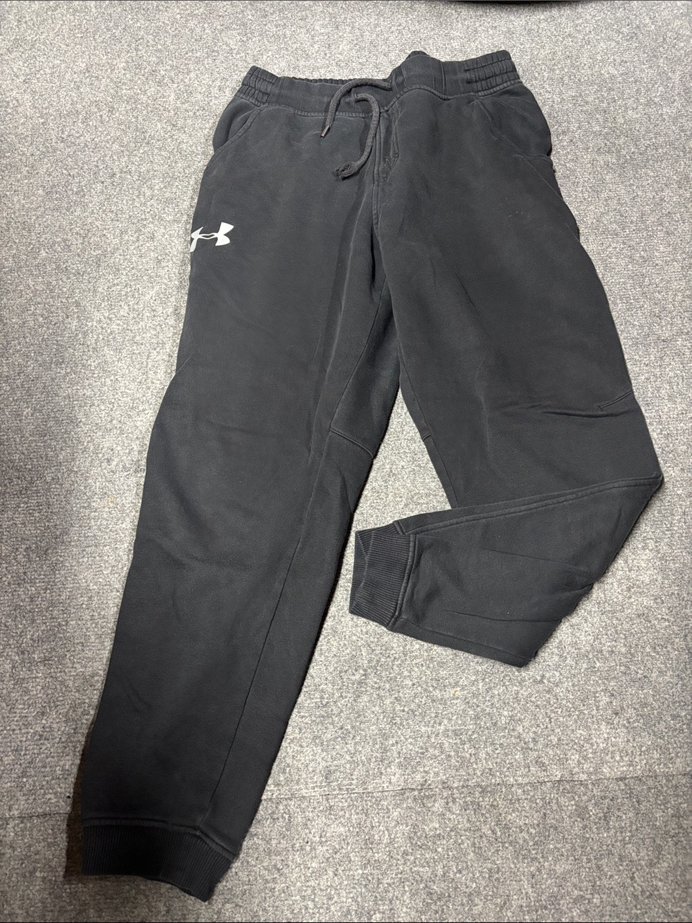 Under Armour men’sBlack Fleece Joggers with Logo